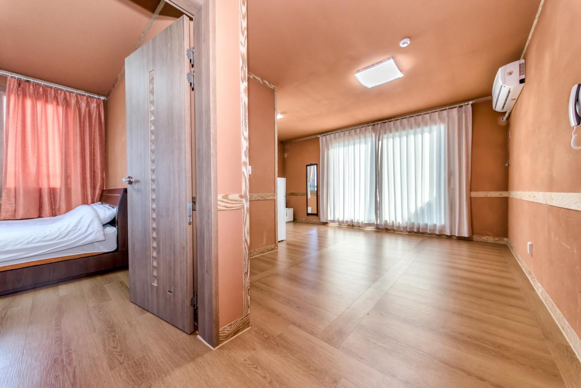Lohas Pension Согвипхо Экстерьер фото